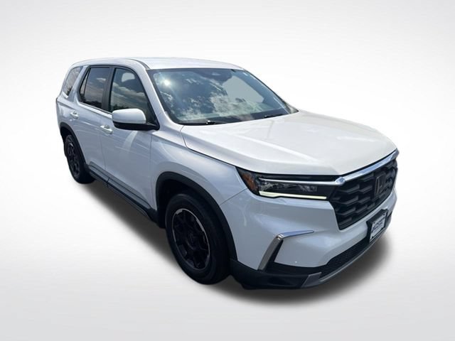 Used 2025 Honda Pilot EX-L image 11