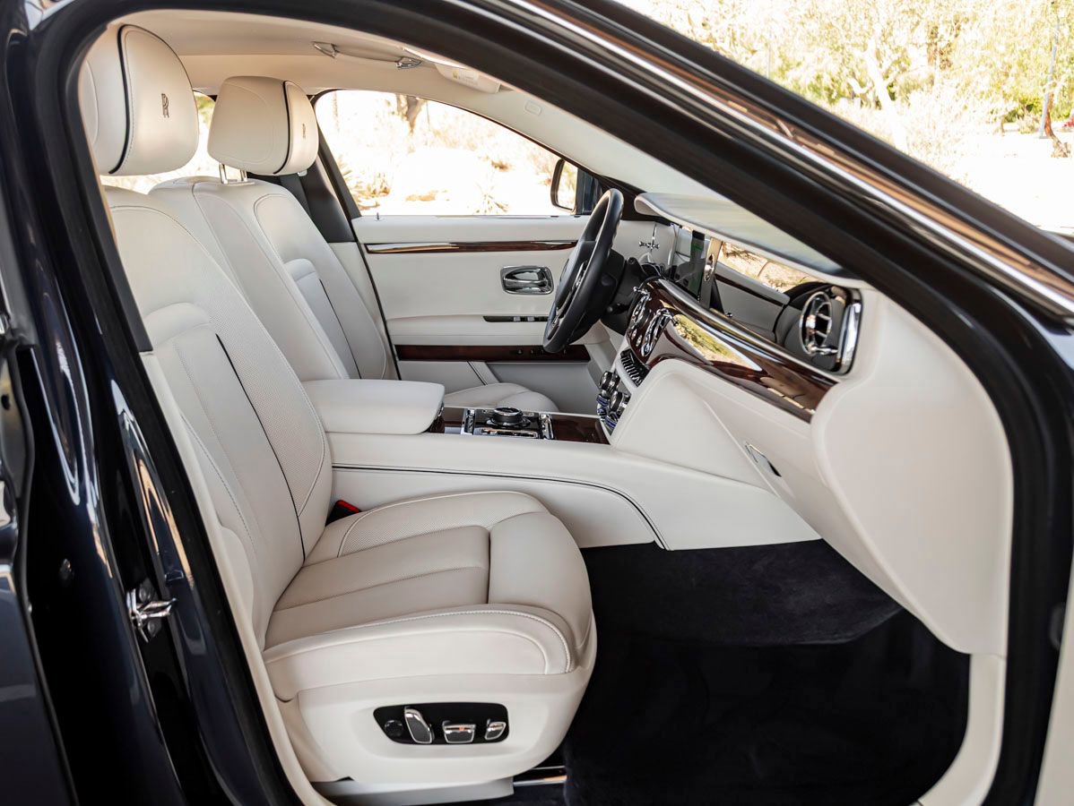 Used 2022 Rolls-Royce Ghost w/ Ghost Package AWD/4WD image 38