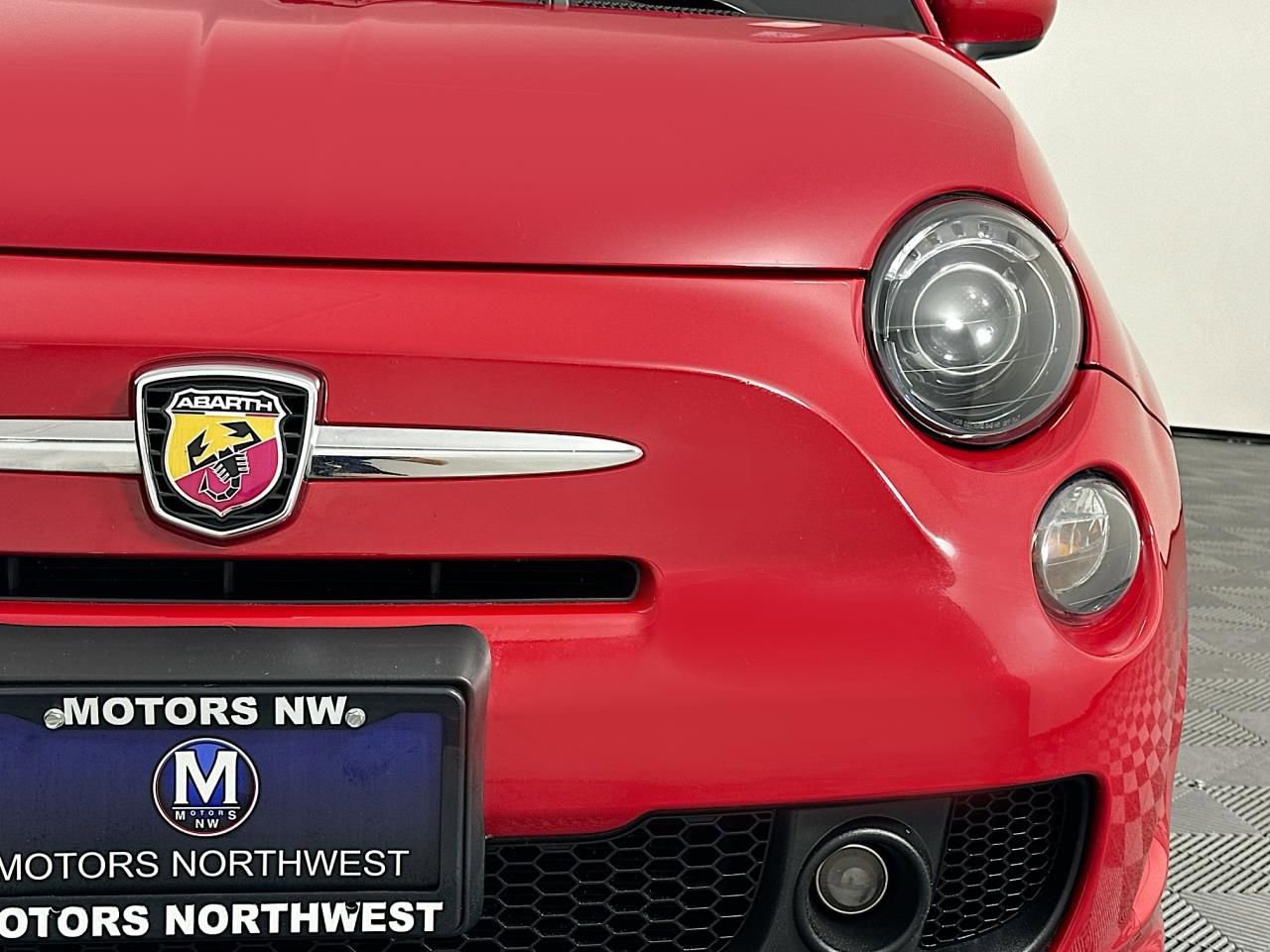 Used 2017 FIAT 500 Abarth w/ Popular Equipment Package FWD image 4