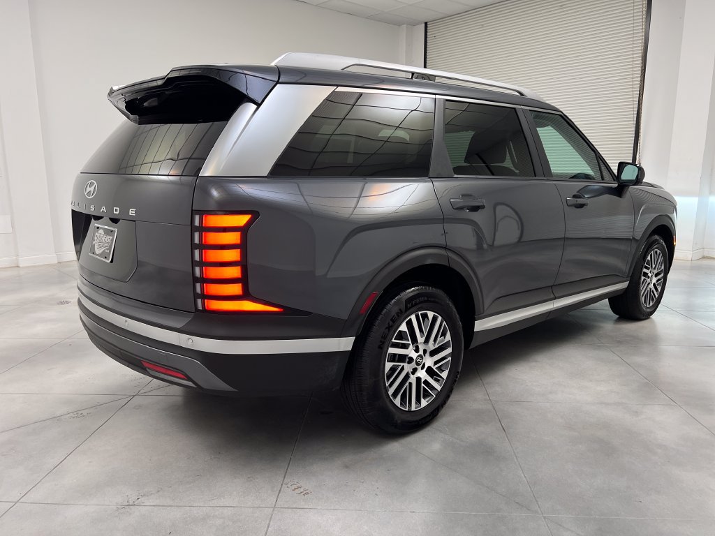 Used 2026 Hyundai Palisade SEL FWD image 9