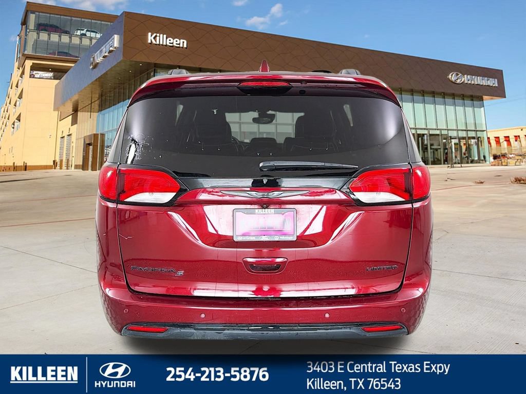 Used 2019 Chrysler Pacifica Limited w/ Advanced Safetytec Group FWD image 8