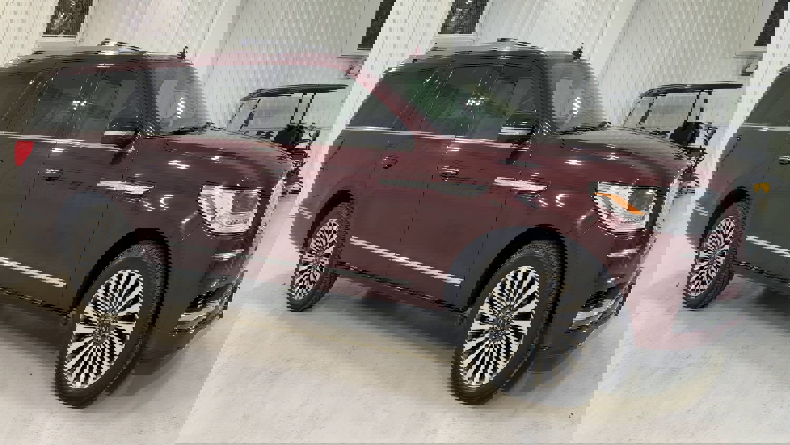 Used 2021 Lincoln Navigator L Reserve w/ Luxury Package image 3