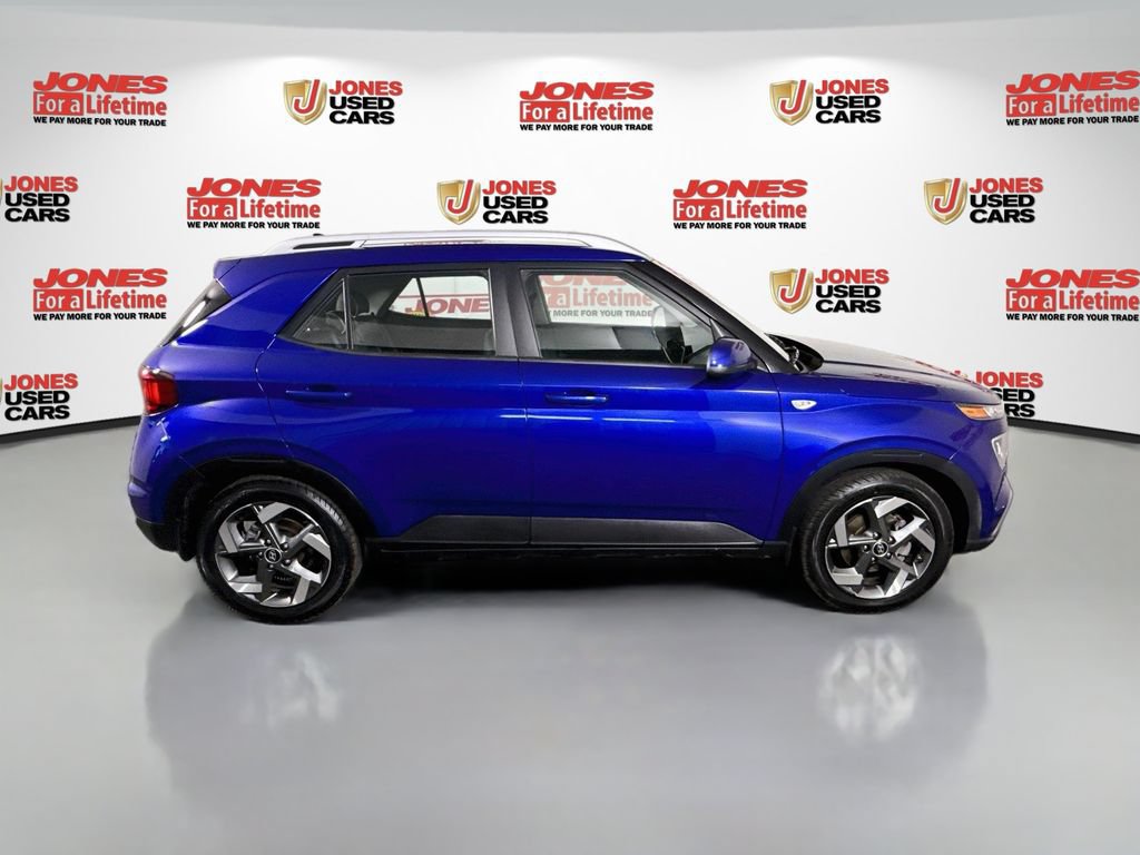 Certified 2022 Hyundai Venue Limited FWD image 17