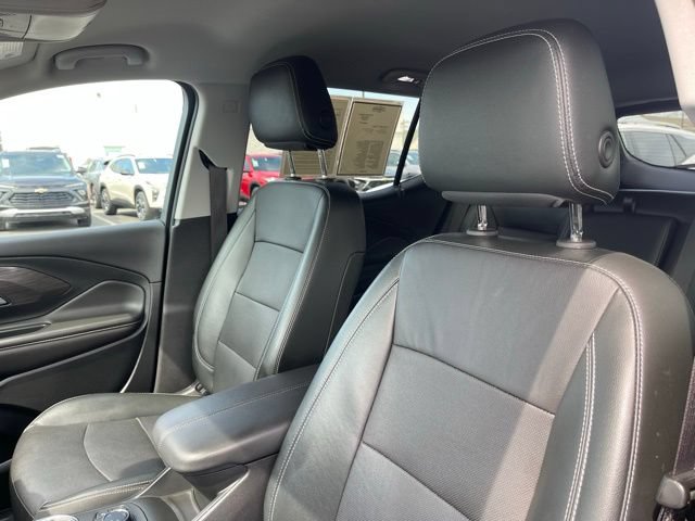 Used 2022 GMC Terrain SLT w/ LPO, Floor Liner Package AWD/4WD image 17