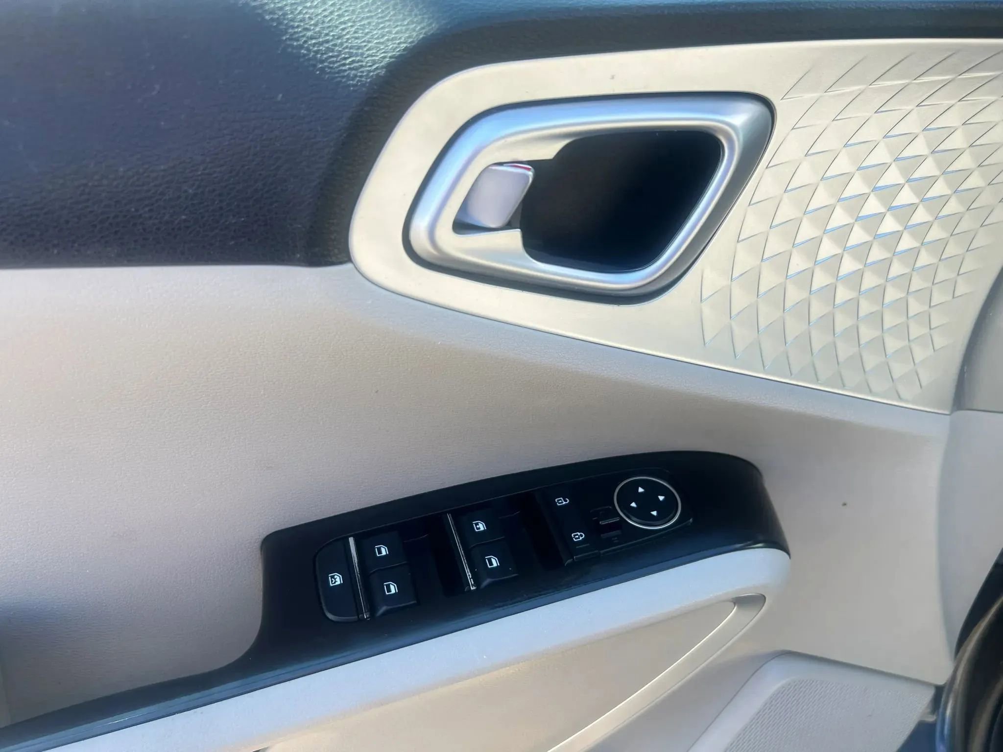Used 2020 Kia Soul LX image 12