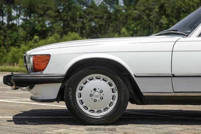 Used 1988 Mercedes-Benz 560 SL image 2