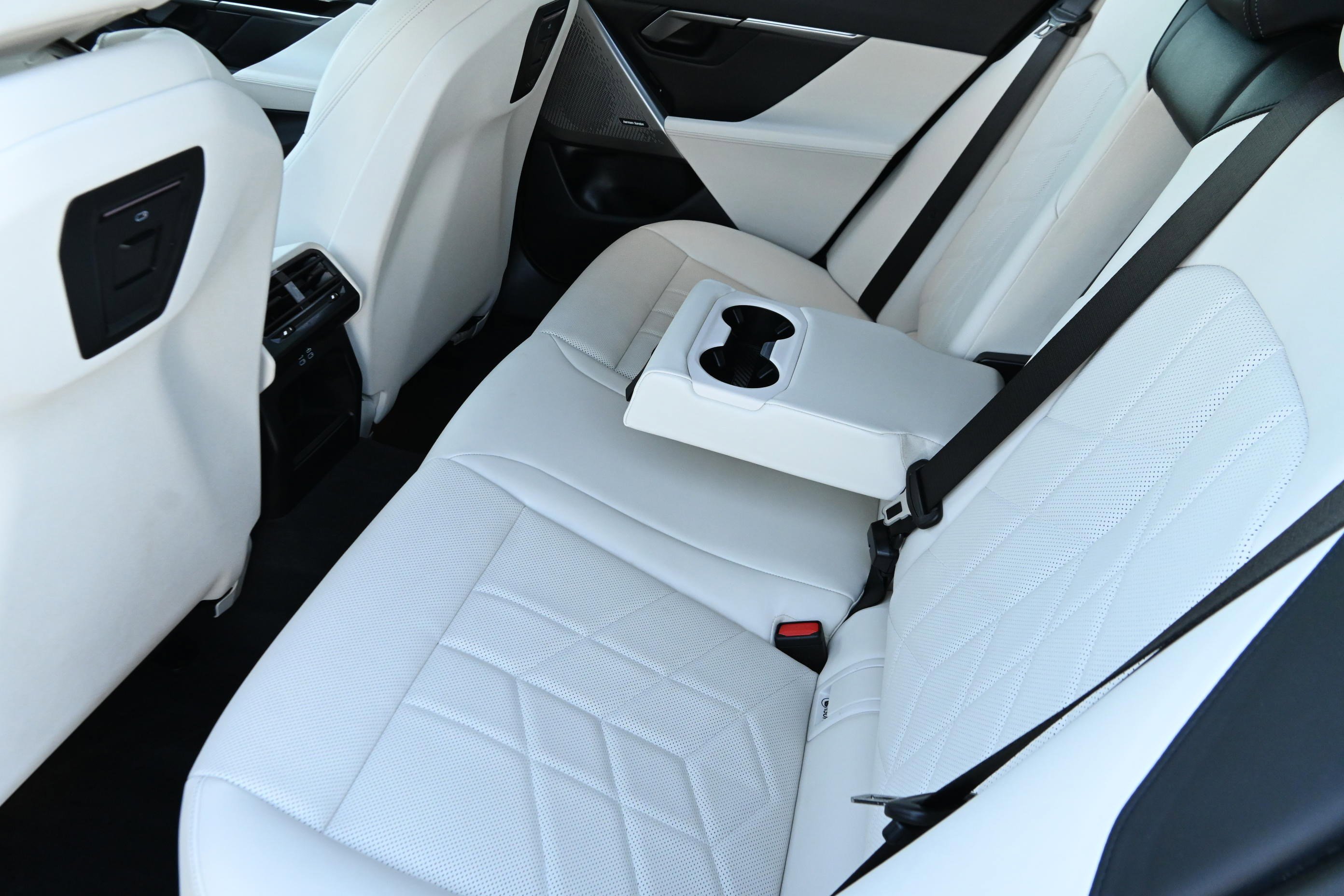 Certified 2024 BMW 530i w/ Convenience Package image 11