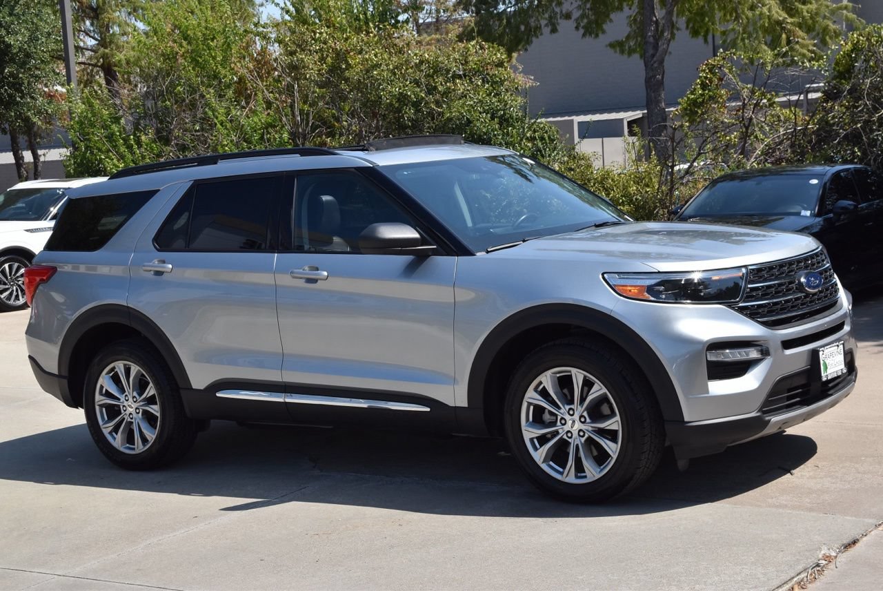 Used 2023 Ford Explorer XLT w/ Equipment Group 202A AWD/4WD image 5