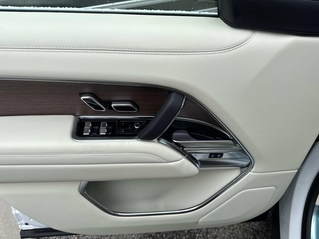New 2026 Land Rover Range Rover SE AWD/4WD image 19