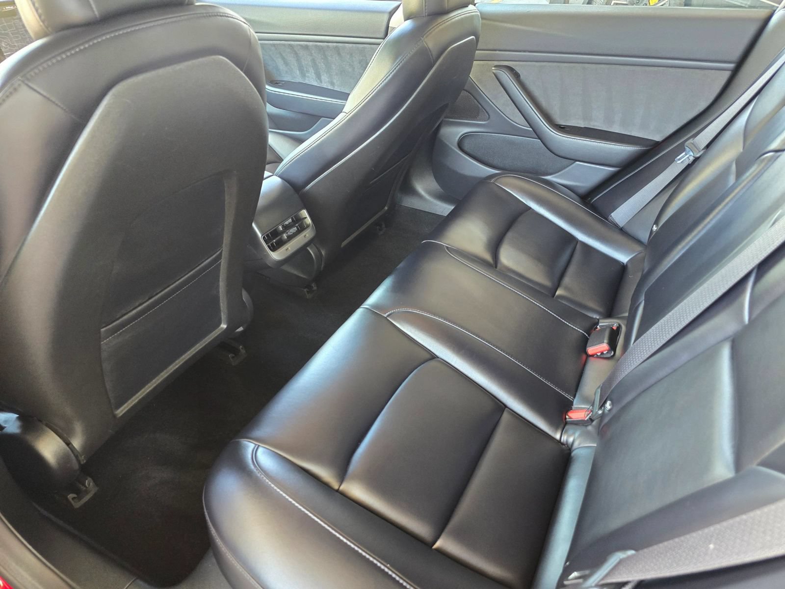 Used 2018 Tesla Model 3 Long Range RWD image 32