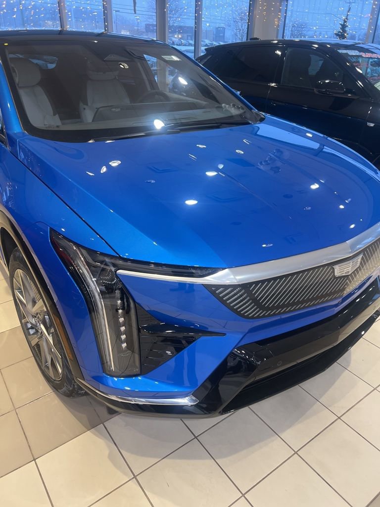 New 2026 Cadillac Optiq Luxury 1 image 2