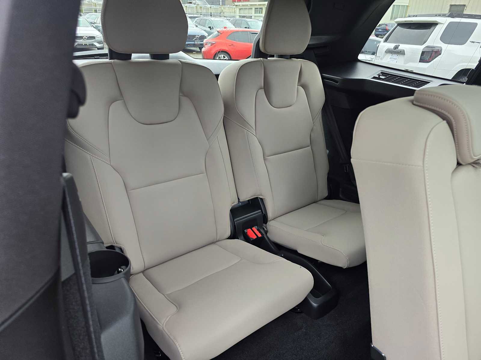 New 2026 Volvo XC90 T8 Plus w/ Protection Package Premier image 13