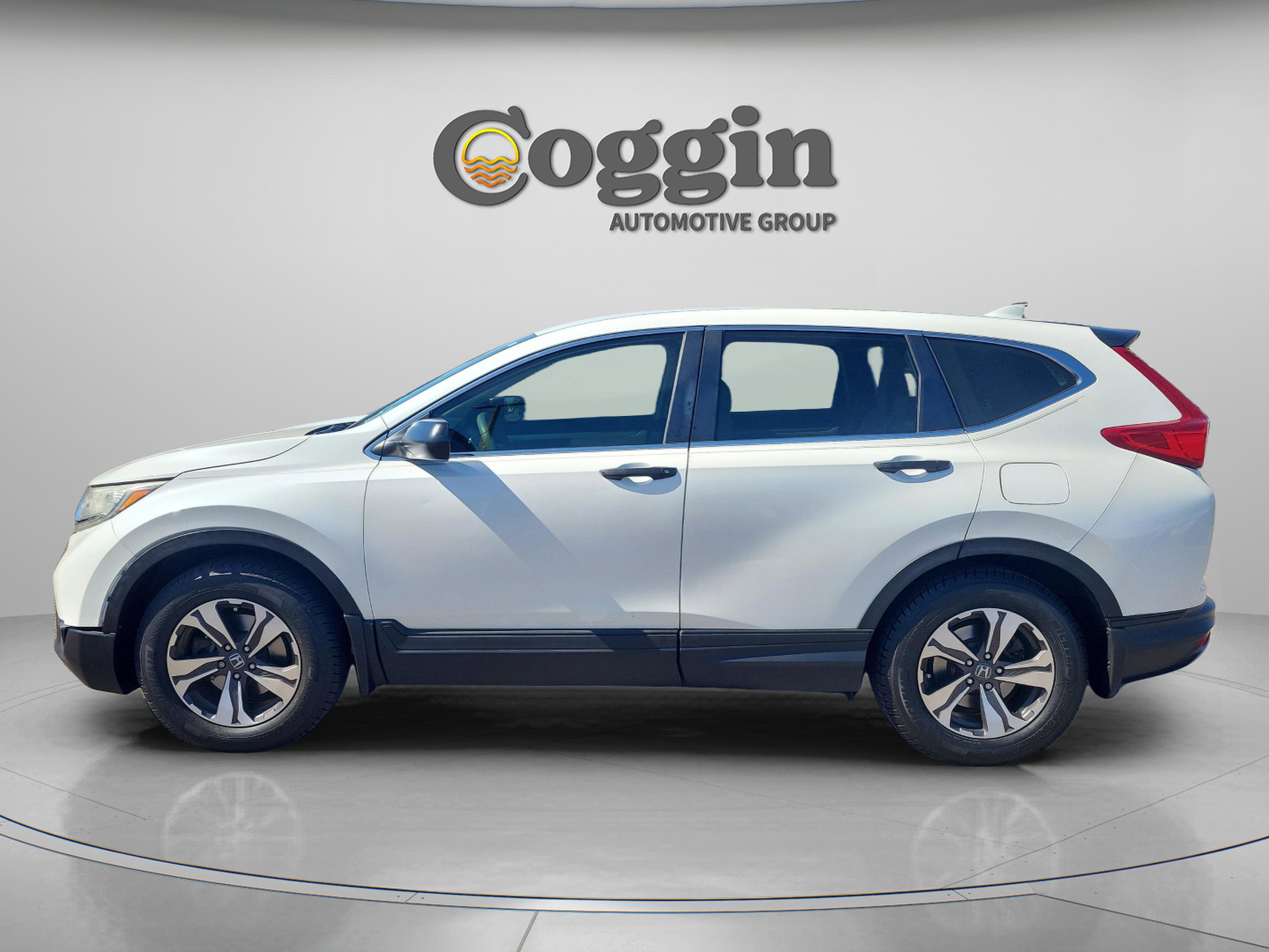 Used 2017 Honda CR-V LX image 3