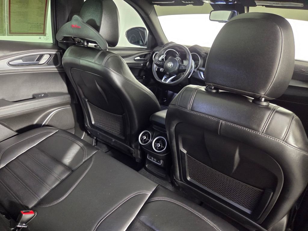 Used 2023 Alfa Romeo Stelvio Veloce AWD/4WD image 30