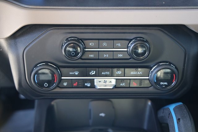 Used 2024 Ford Bronco Wildtrak image 17