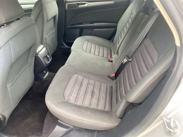 Used 2017 Ford Fusion SE FWD image 22