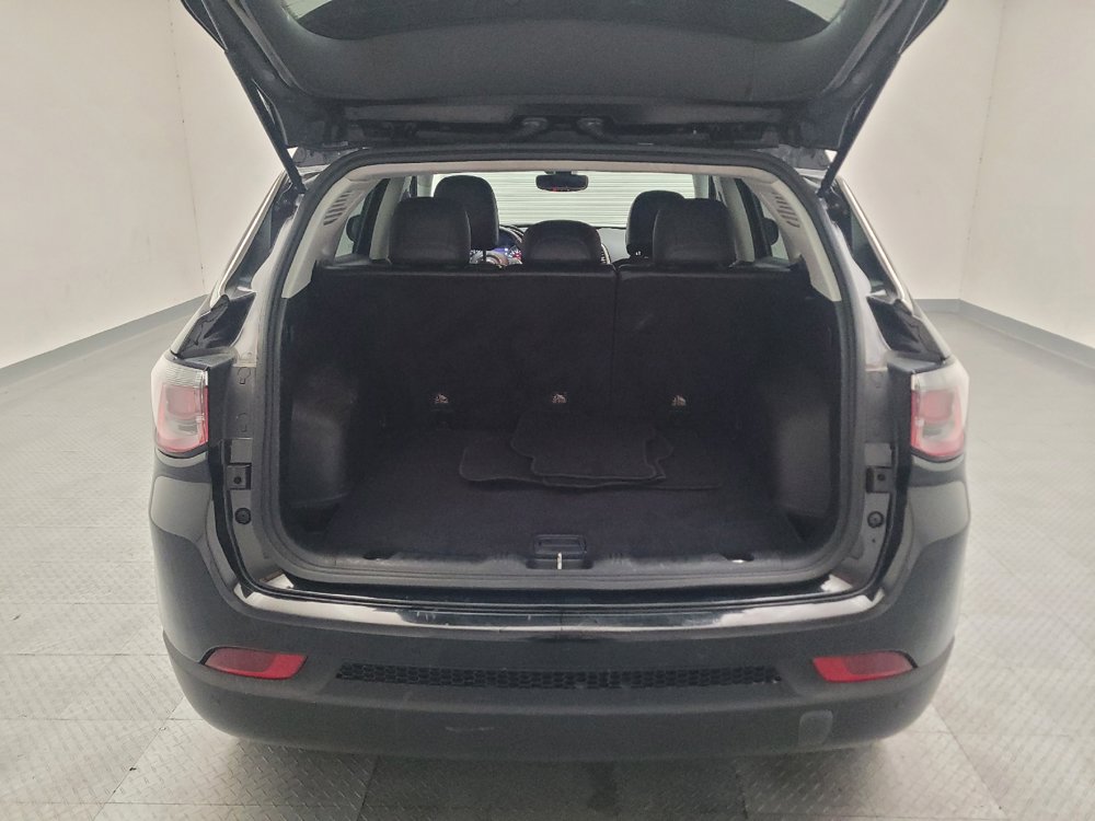 Used 2018 Jeep Compass Latitude w/ Popular Equipment Group FWD image 29