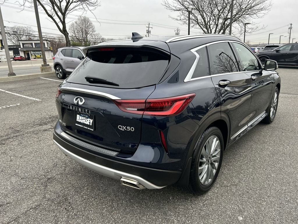 Certified 2025 INFINITI QX50 Luxe w/ Accent Package image 8
