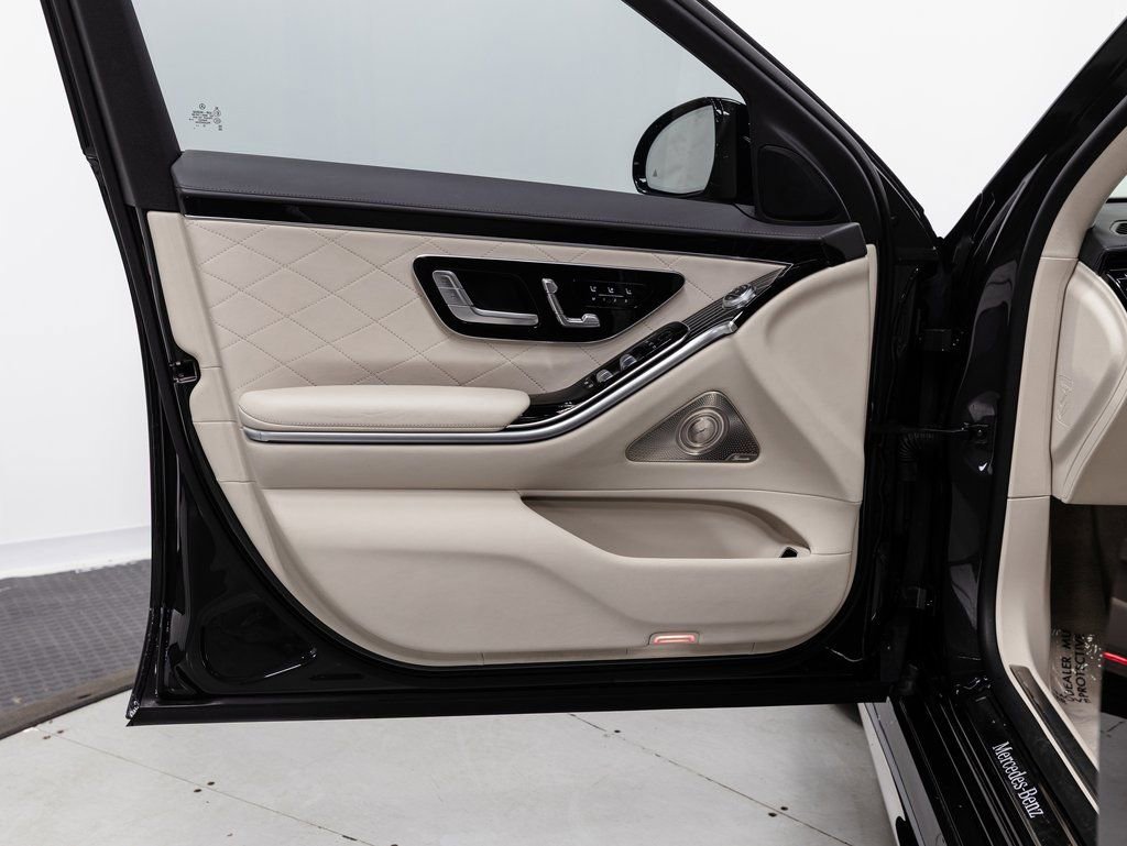 Used 2023 Mercedes-Benz S 580 4MATIC Sedan image 5
