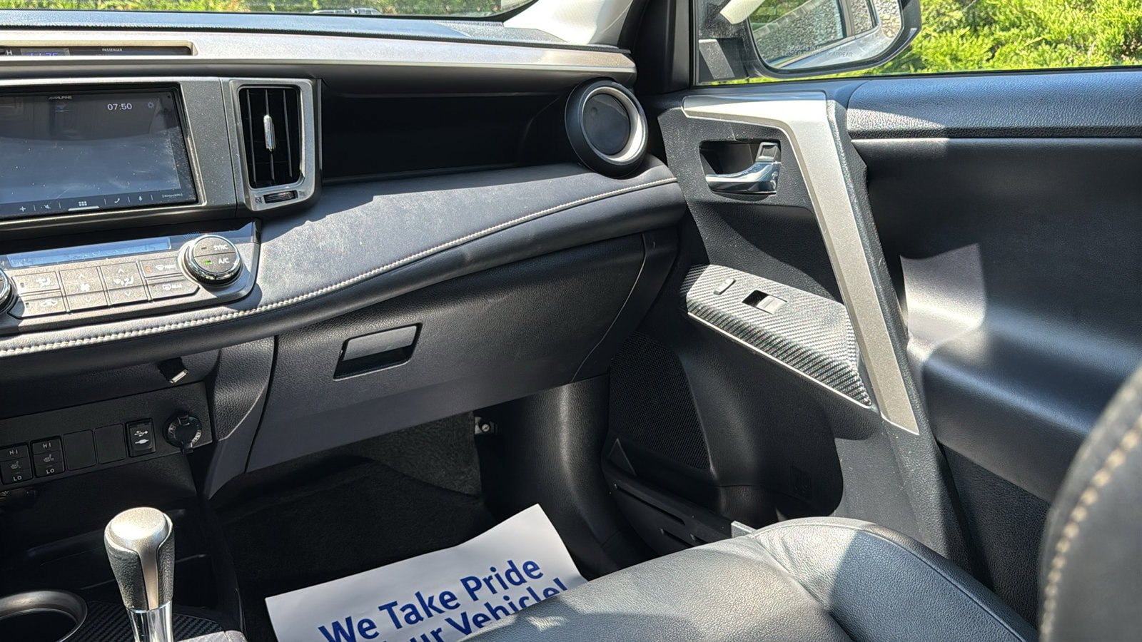 Used 2015 Toyota RAV4 Limited AWD/4WD image 26