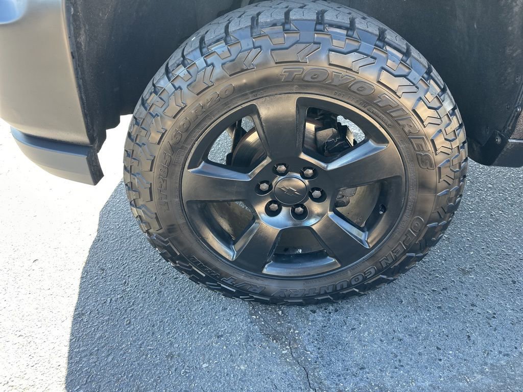 Used 2017 Chevrolet Silverado 1500 LTZ Z71 w/ Redline Edition AWD/4WD image 37