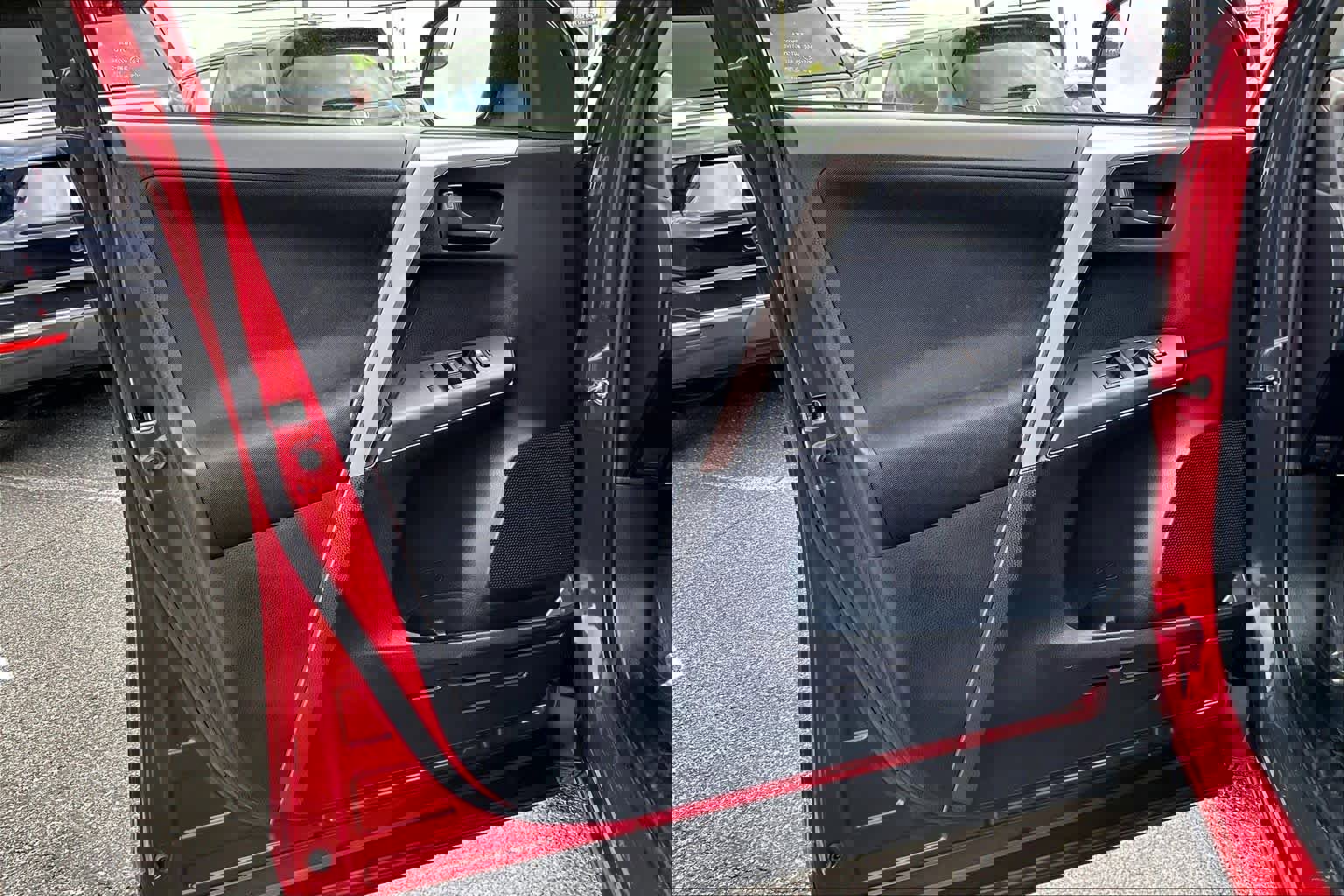 Used 2018 Toyota RAV4 LE image 21