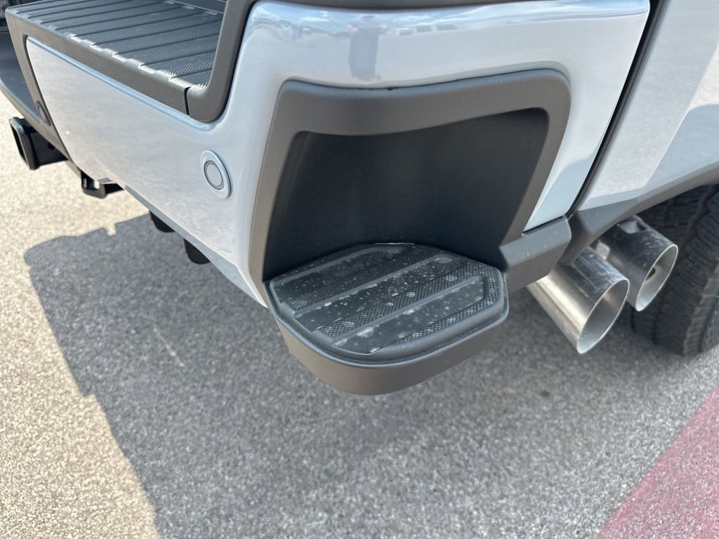 New 2026 Ford F250 Lariat w/ Black Appearance Package image 42