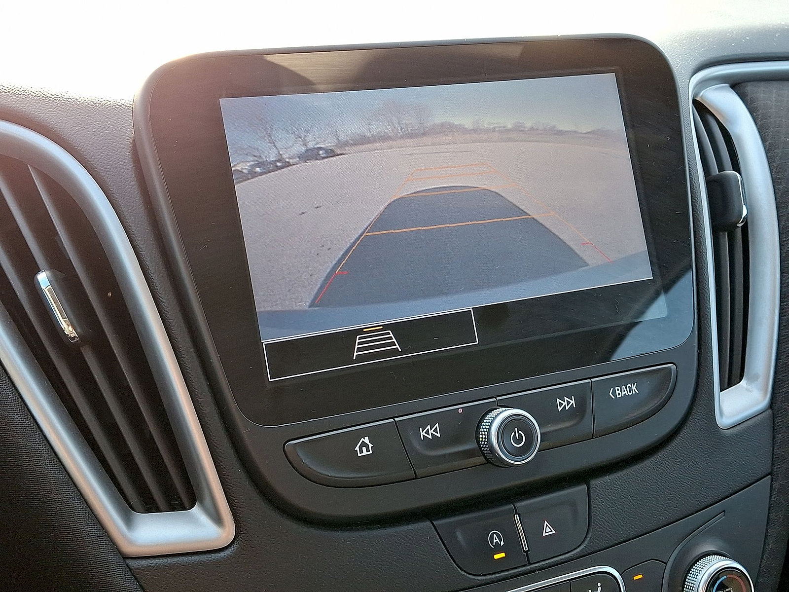 Used 2022 Chevrolet Malibu LT FWD image 15