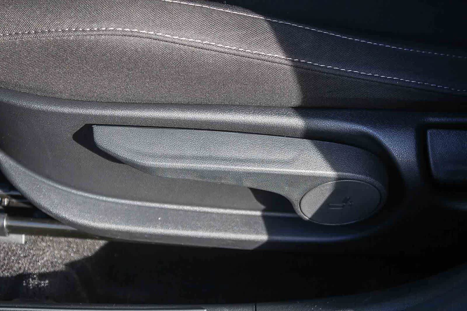 Used 2023 Hyundai Elantra SEL FWD image 27