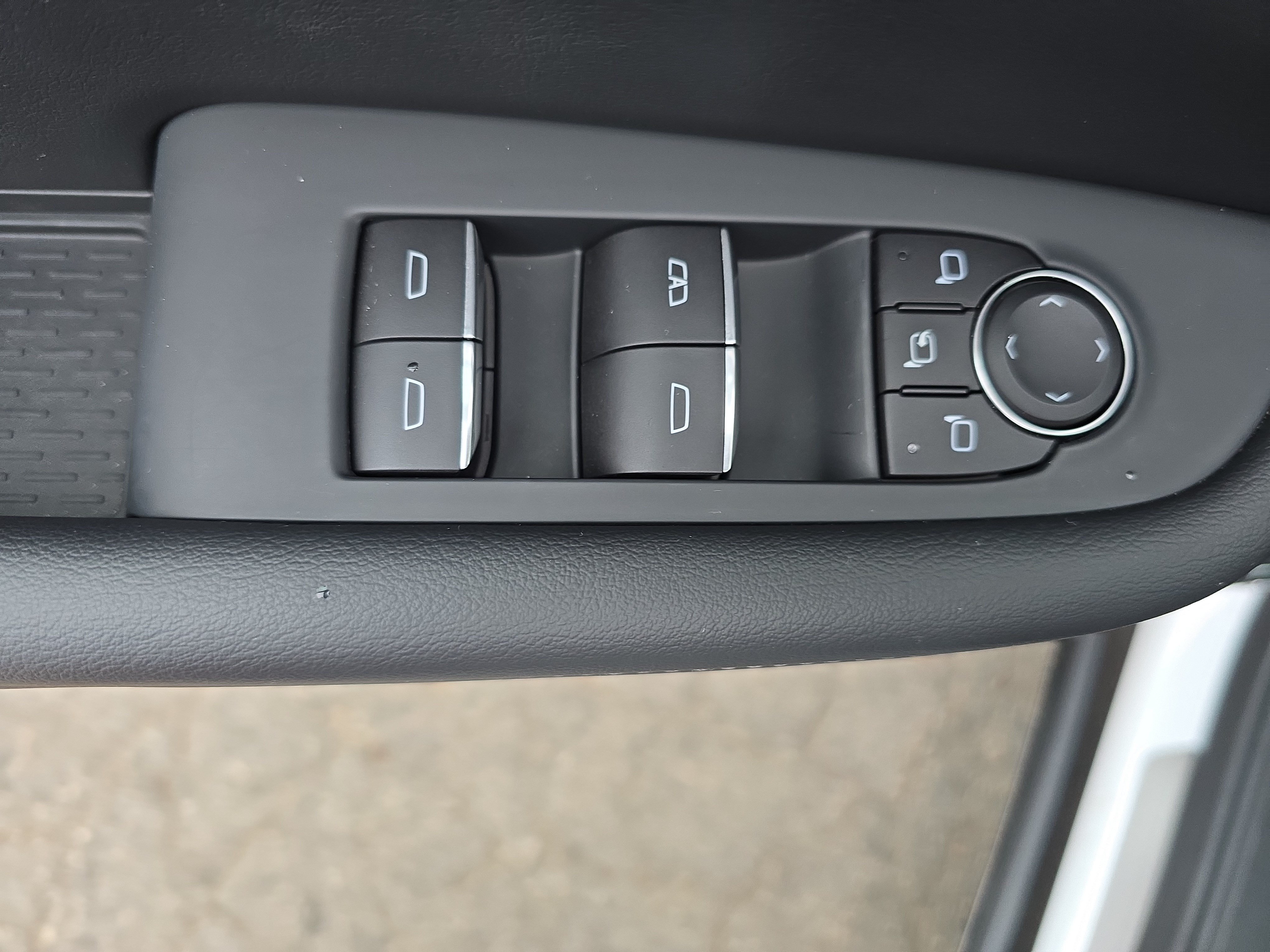 Used 2025 Buick Enclave Sport Touring w/ Super Cruise Package FWD image 29