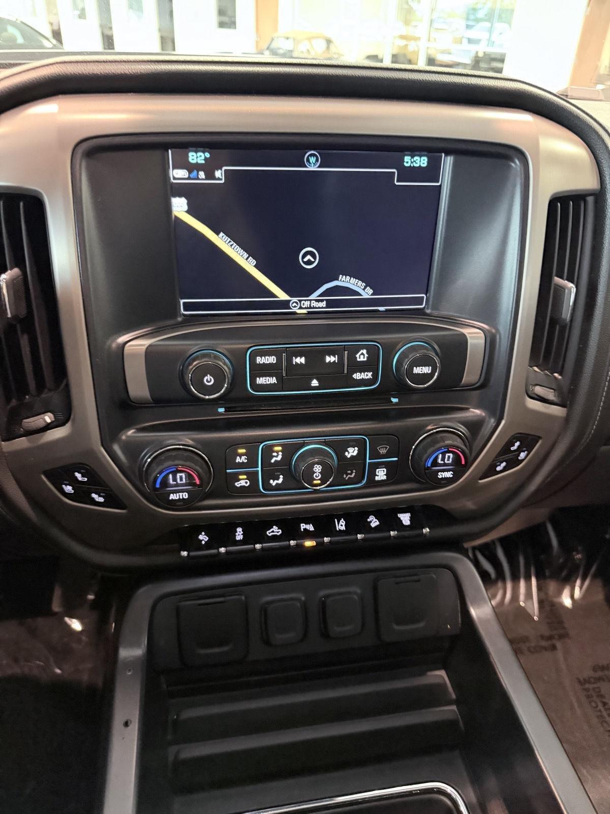 Used 2018 GMC Sierra 2500 Denali w/ Duramax Plus Package AWD/4WD image 43