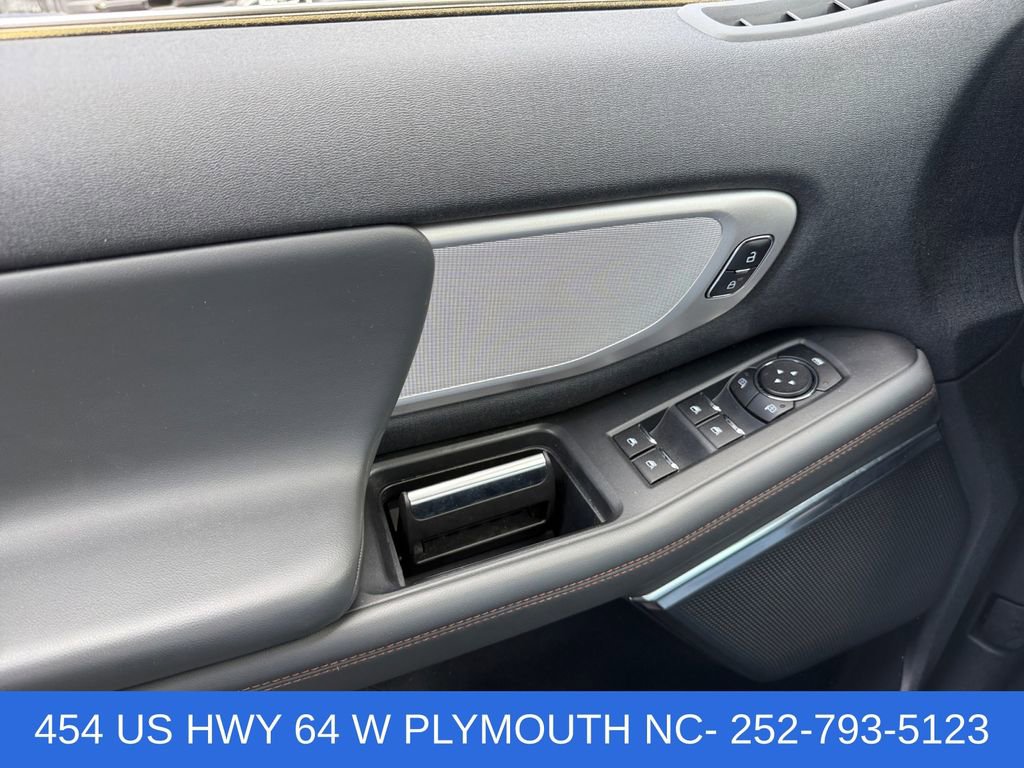 Used 2025 Ford Expedition Active AWD/4WD image 22