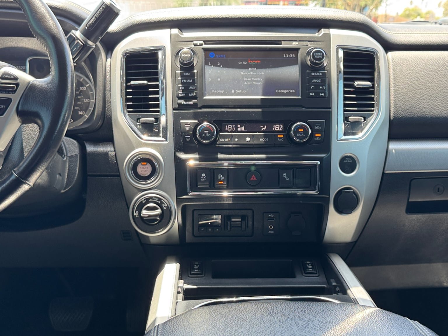 Used 2018 Nissan Titan PRO-4X AWD/4WD image 15
