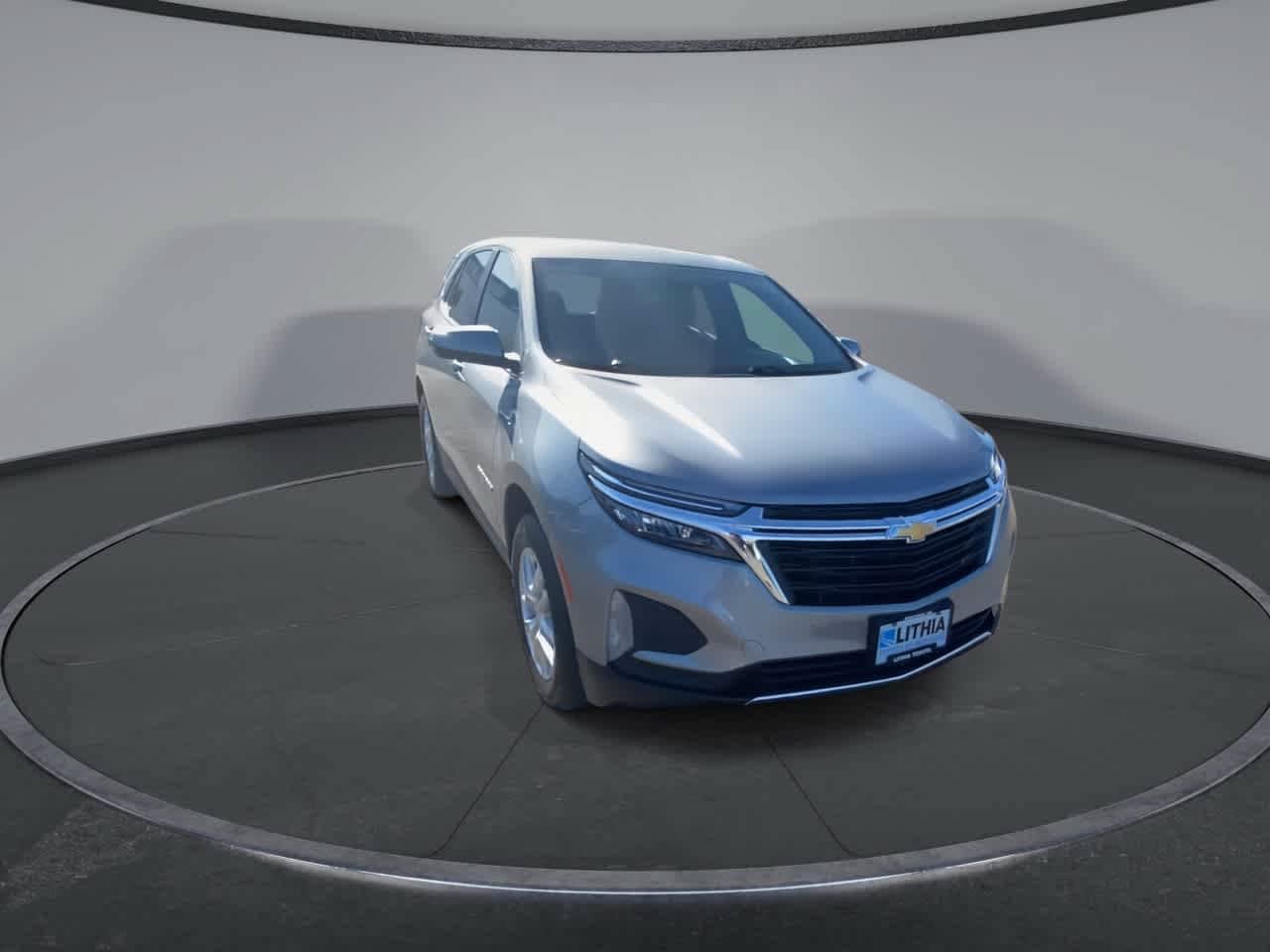 Used 2024 Chevrolet Equinox LT AWD/4WD image 3