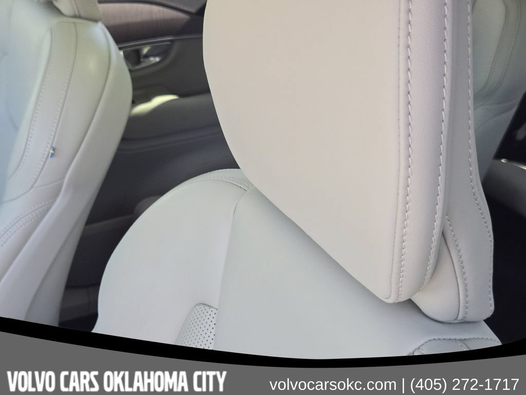 Certified 2023 Volvo XC90 B6 Ultimate w/ Protection Package Premier AWD/4WD image 17