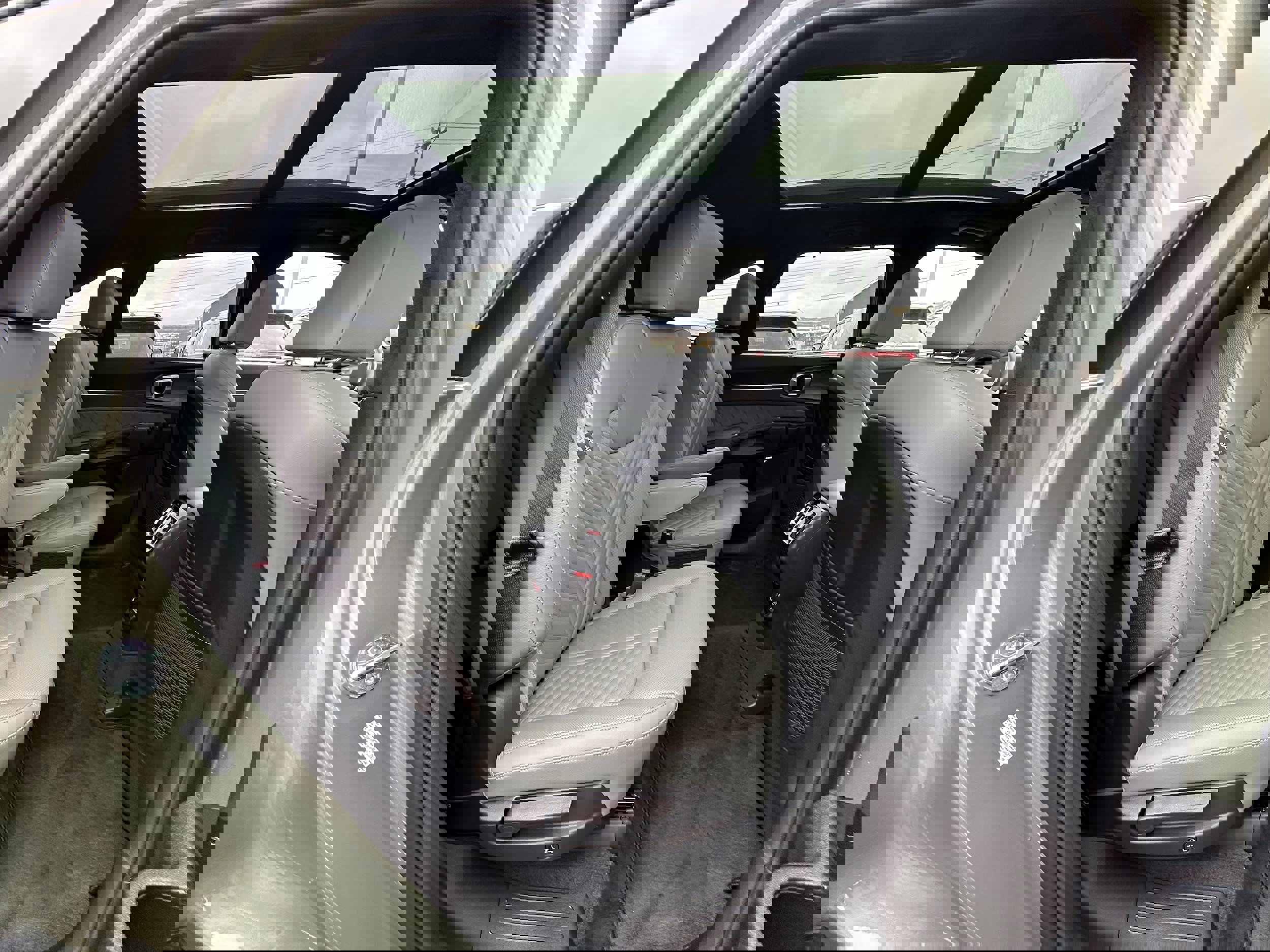 Used 2025 Kia Sorento SX Prestige w/ Sage Leather Package image 18