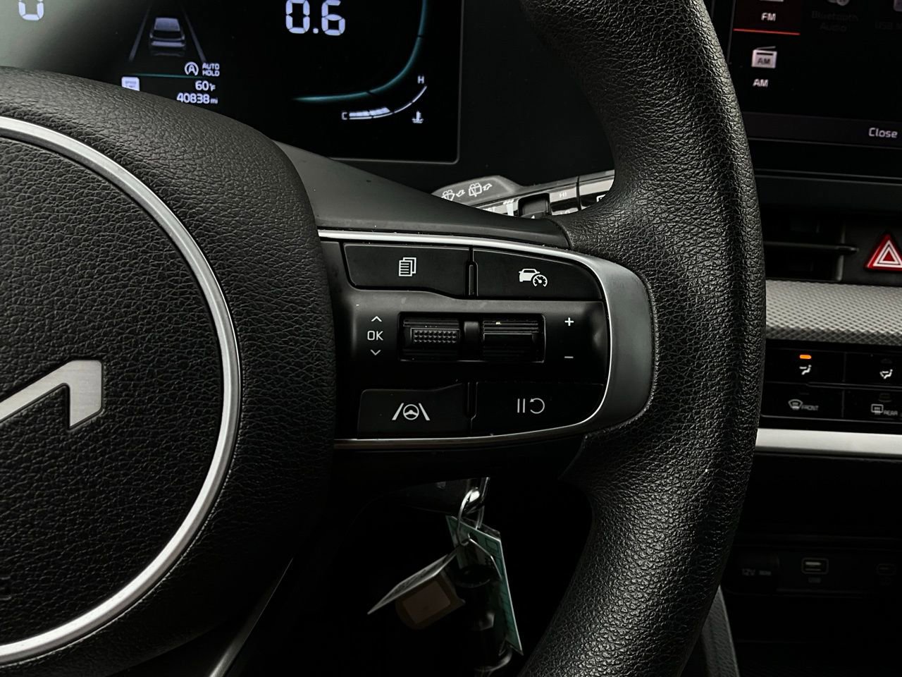 Used 2025 Kia Sportage LX FWD image 32