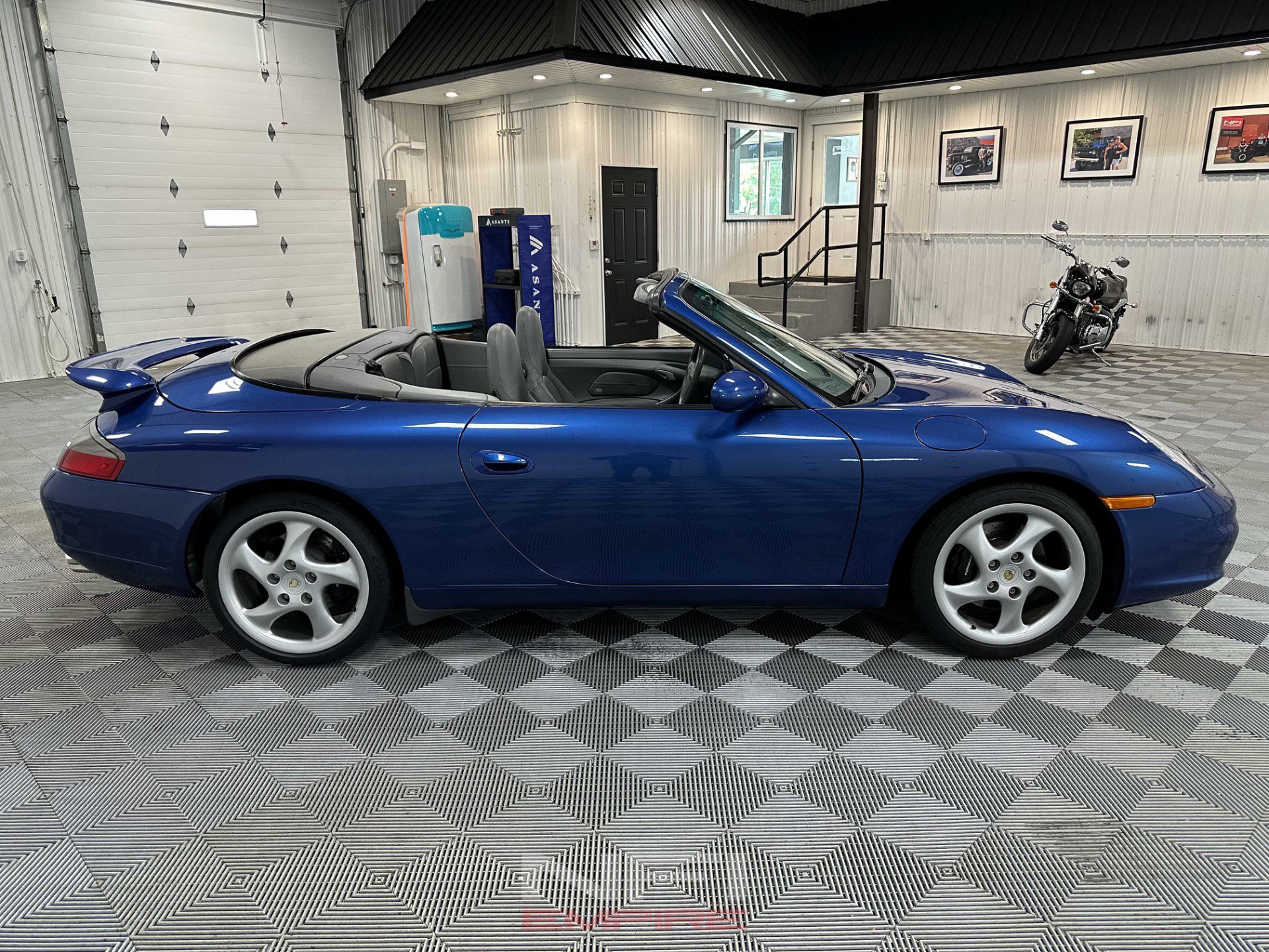 Used 2002 Porsche 911 Cabriolet image 12