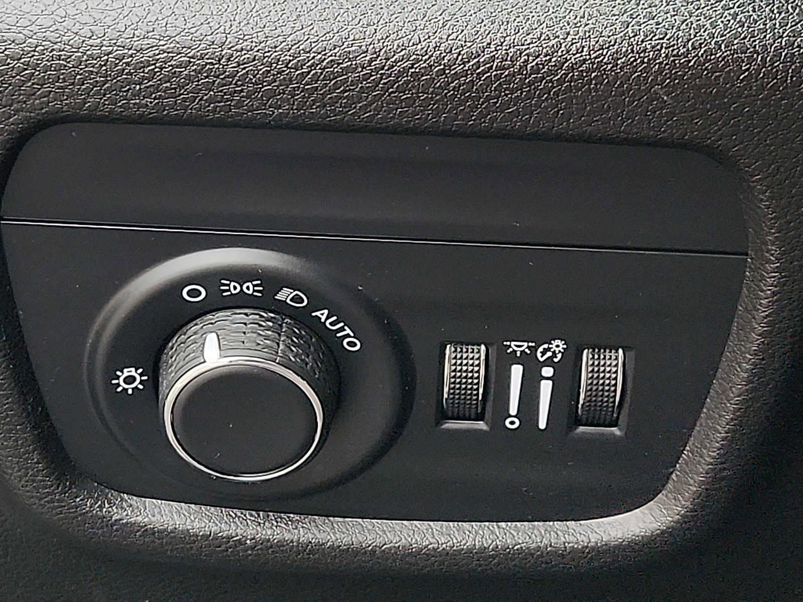 Used 2024 Jeep Grand Cherokee L Laredo AWD/4WD image 24