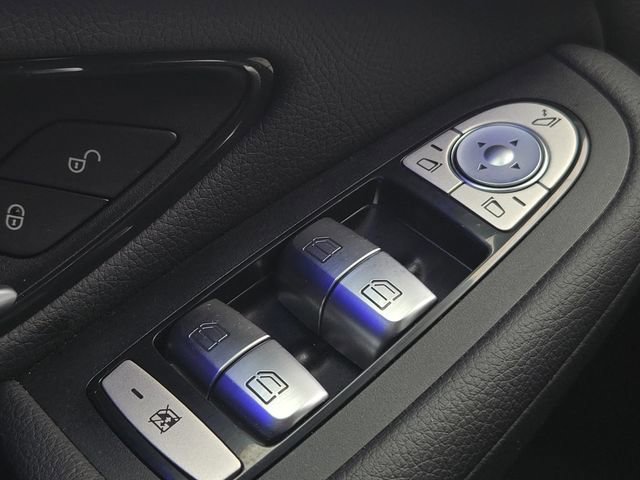 Used 2022 Mercedes-Benz GLC 300 4MATIC image 28