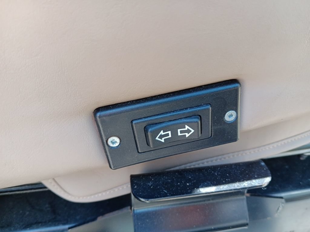 Used 2004 Chevrolet Express 3500 Extended RWD image 34
