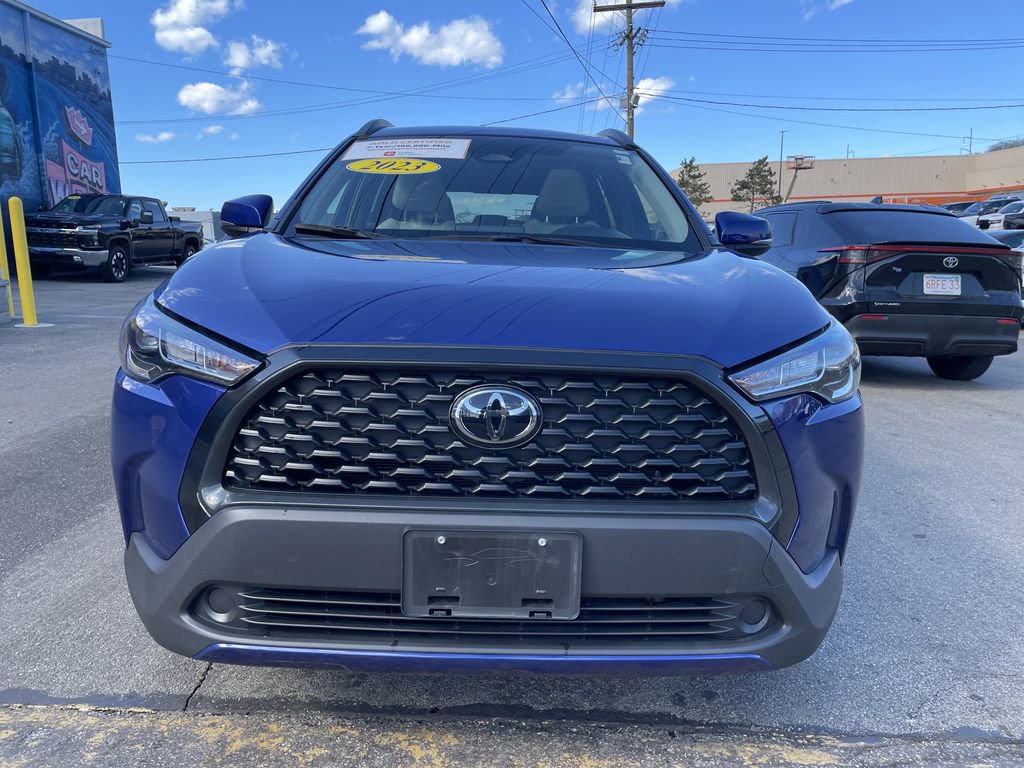 Used 2023 Toyota Corolla Cross LE w/ Moonroof Package AWD/4WD image 5
