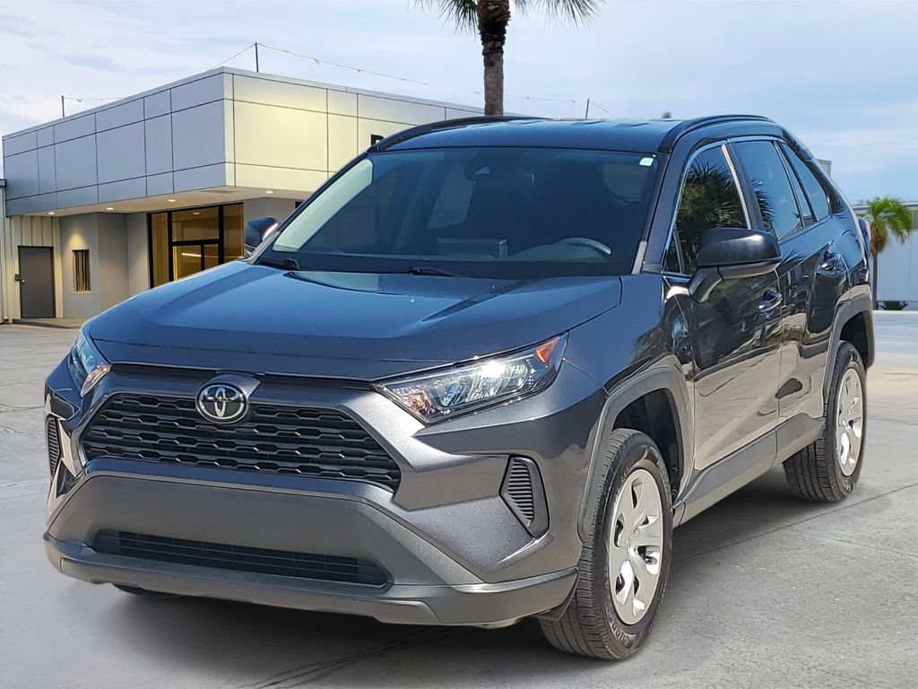 Used 2019 Toyota RAV4 LE FWD image 1