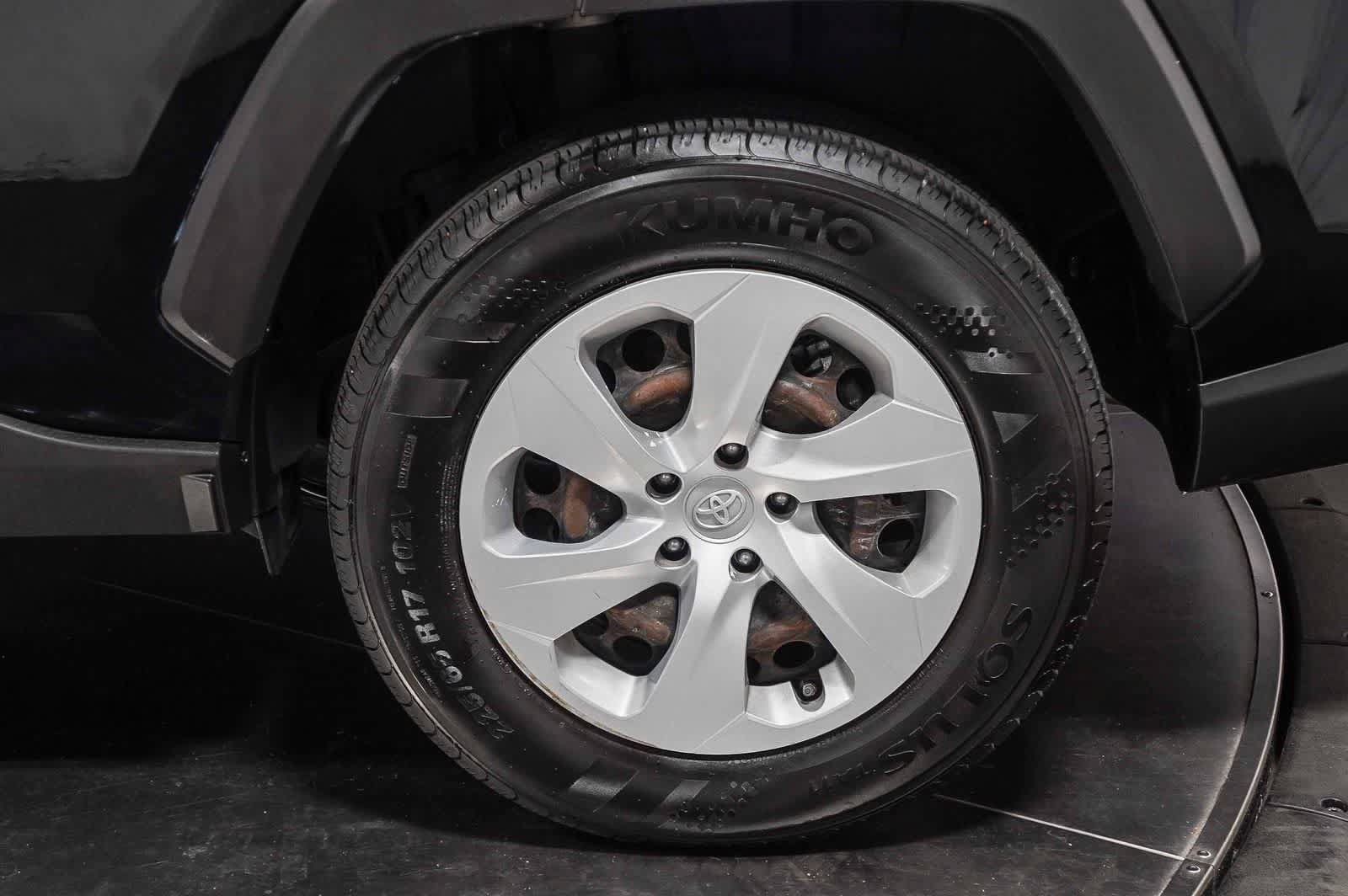Certified 2019 Toyota RAV4 LE w/ Carpet Mat Package FWD image 11