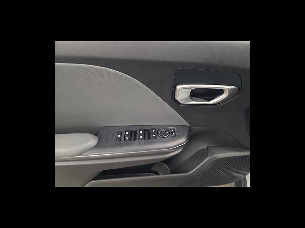 Used 2025 Kia K4 FWD image 12