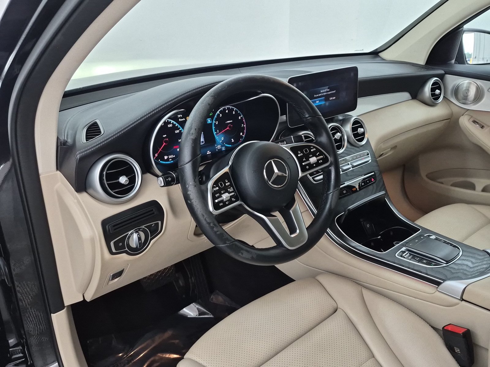 Used 2023 Mercedes-Benz GLC 300 4MATIC Coupe image 4