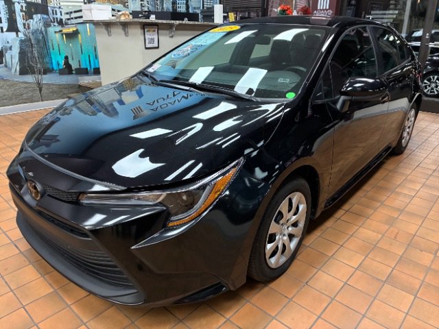 Used 2025 Toyota Corolla LE image 8