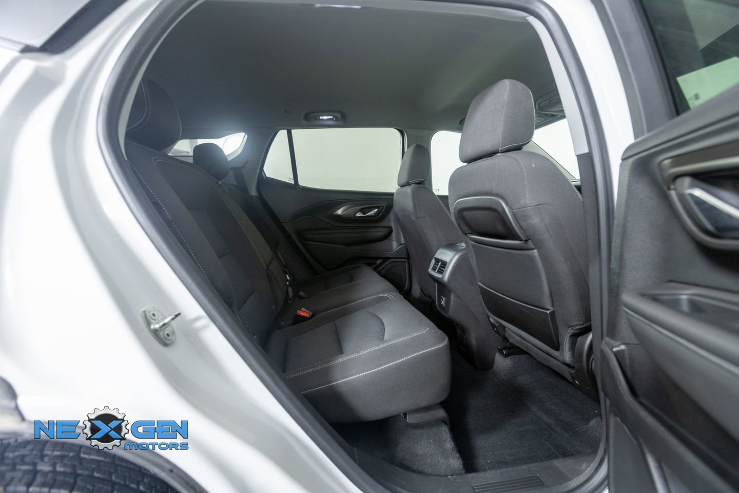 Used 2022 GMC Terrain SLE w/ Driver Convenience Package image 34