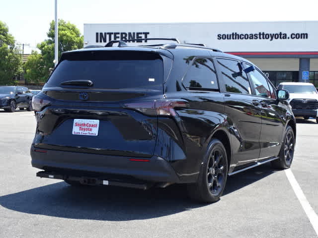 Certified 2025 Toyota Sienna XLE Woodland Edition AWD/4WD image 12