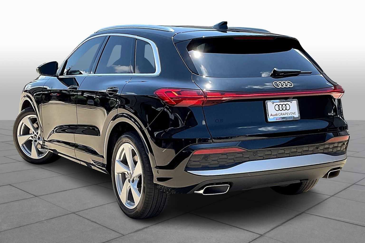 New 2025 Audi Q5 Prestige image 12